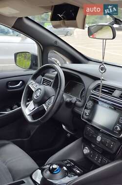 Хэтчбек Nissan Leaf 2018 в 