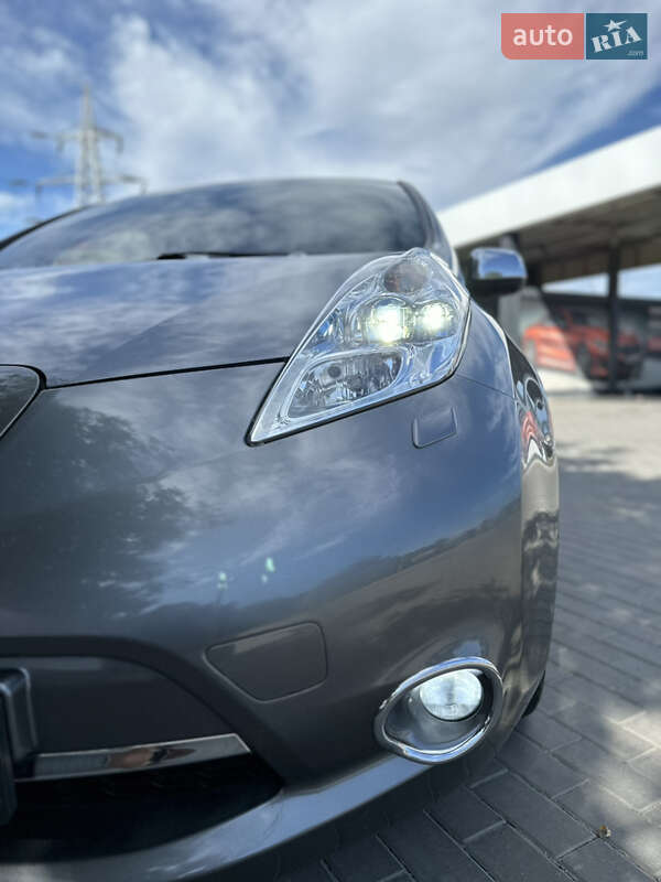 Хэтчбек Nissan Leaf 2014 в Каменец-Подольском