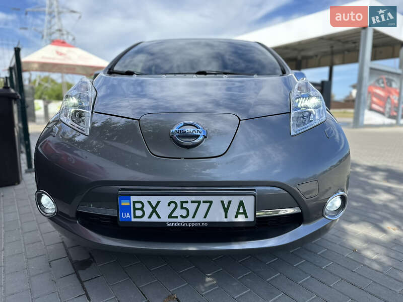 Хэтчбек Nissan Leaf 2014 в Каменец-Подольском