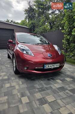 Хэтчбек Nissan Leaf 2012 в Умани