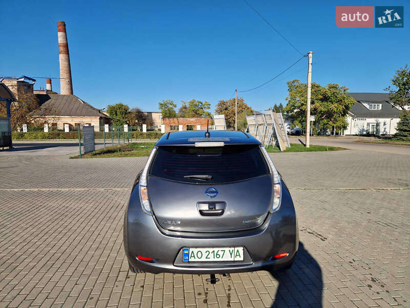 Хэтчбек Nissan Leaf 2017 в Мукачево