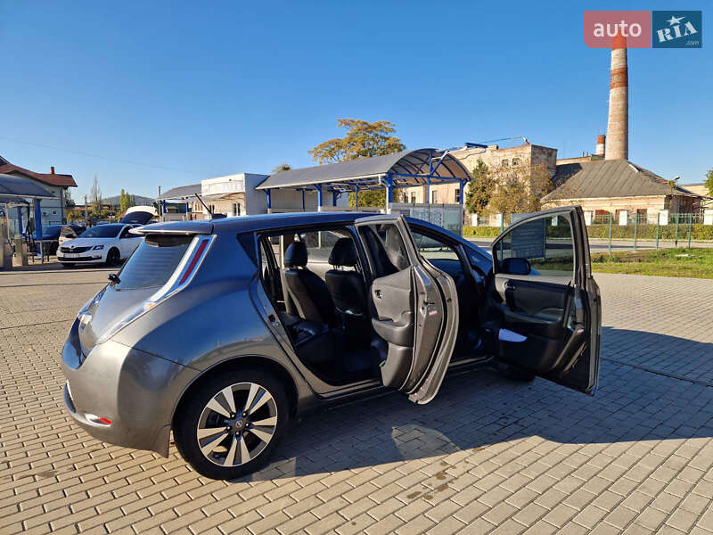 Хэтчбек Nissan Leaf 2017 в Мукачево