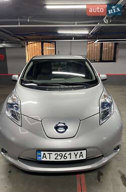 Хетчбек Nissan Leaf 2011 в Івано-Франківську