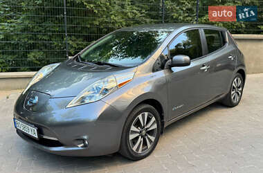 Хетчбек Nissan Leaf 2014 в 