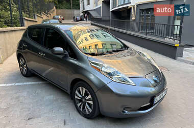 Хетчбек Nissan Leaf 2014 в 