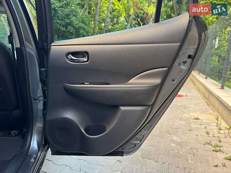 Хэтчбек Nissan Leaf 2014 в Тернополе