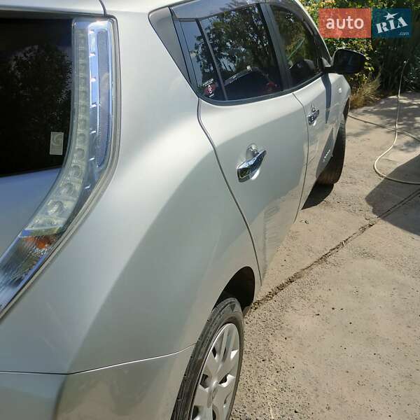 Хэтчбек Nissan Leaf 2017 в Черноморске