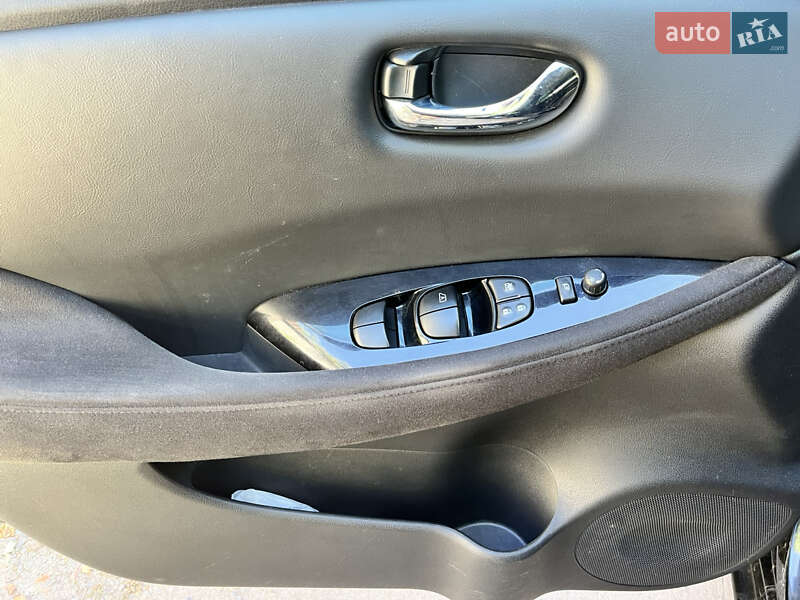 Хэтчбек Nissan Leaf 2013 в Виннице