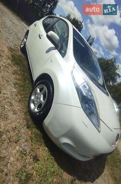 Хетчбек Nissan Leaf 2011 в Калуші