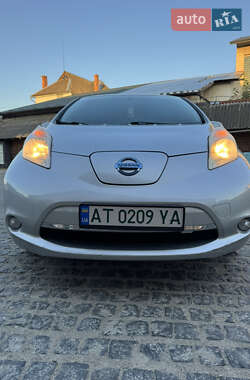 Хэтчбек Nissan Leaf 2015 в Делятине