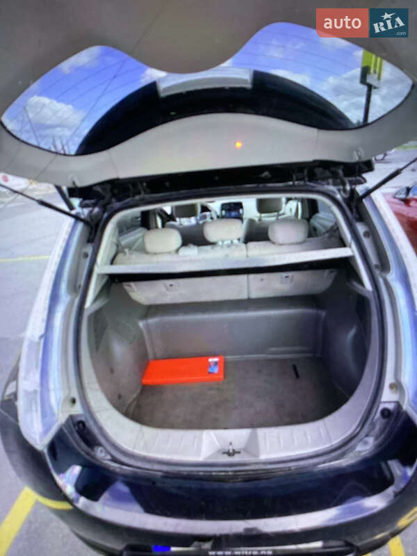 Хэтчбек Nissan Leaf 2011 в Ровно