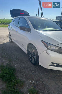 Хэтчбек Nissan Leaf 2018 в Варве
