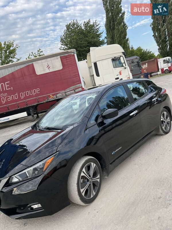 Хетчбек Nissan Leaf 2018 в Кам'янець-Подільському