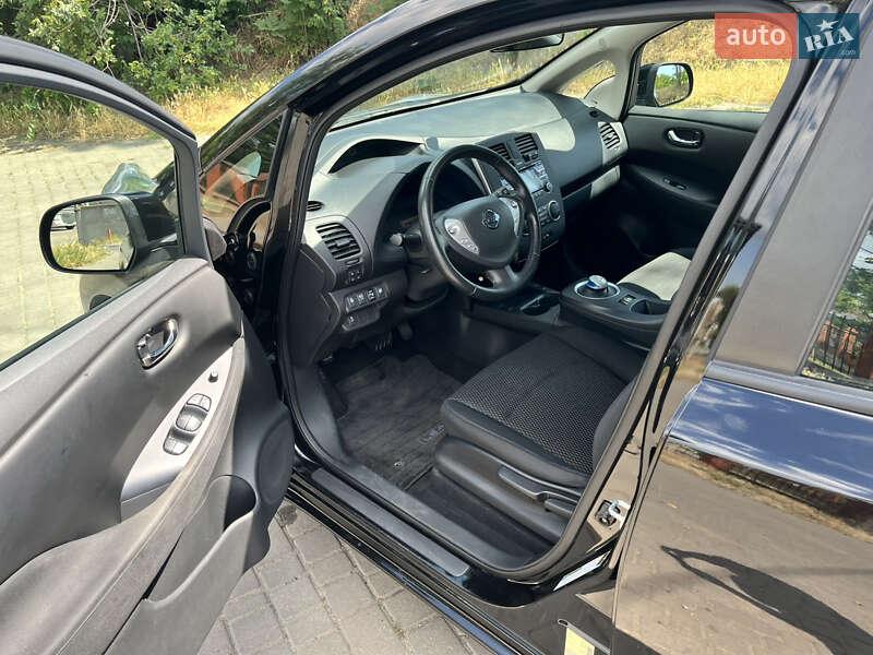 Хэтчбек Nissan Leaf 2015 в Одессе
