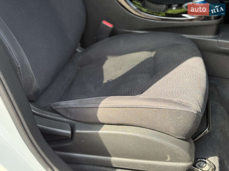 Хетчбек Nissan Leaf 2014 в Тернополі