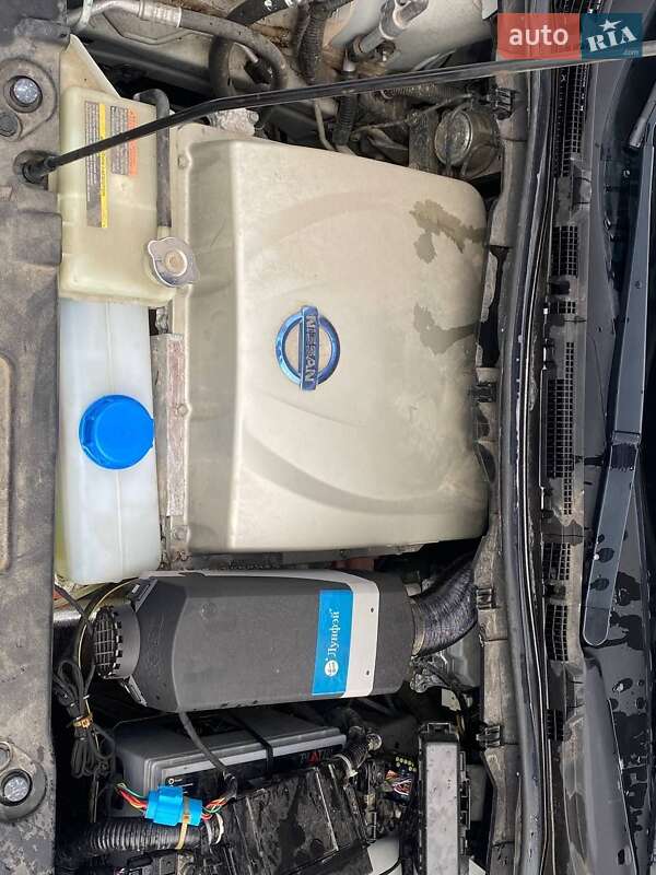 Хетчбек Nissan Leaf 2015 в Житомирі фото 5 Хетчбек Nissan Leaf 2015 в Житомирі