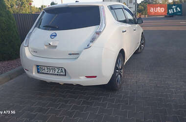 Хэтчбек Nissan Leaf 2016 в 