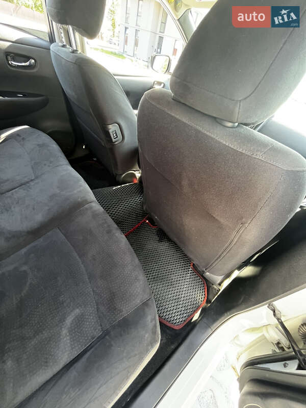 Хэтчбек Nissan Leaf 2017 в Львове фото 13 Хэтчбек Nissan Leaf 2017 в Львове