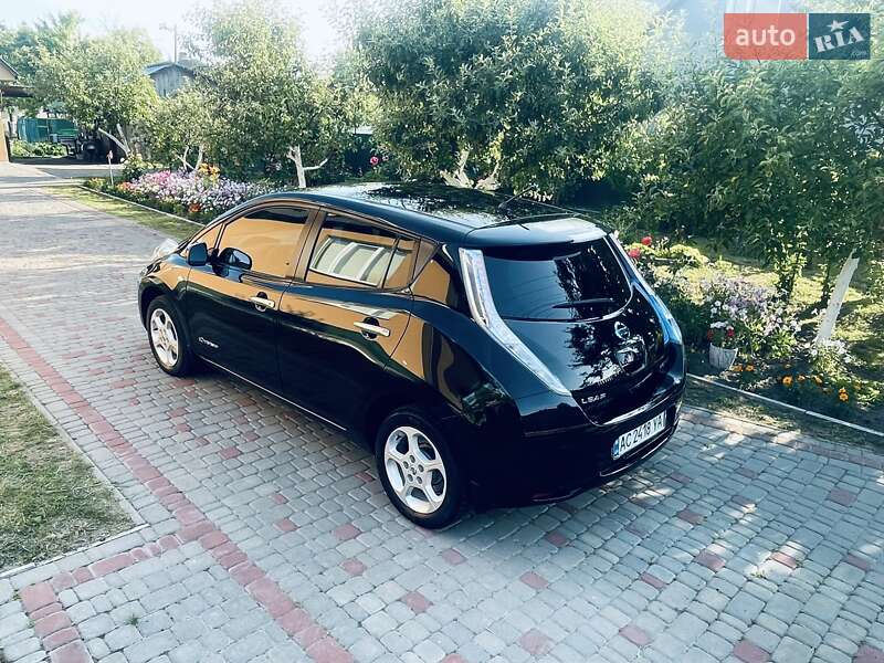 Хетчбек Nissan Leaf 2012 в Любомлі