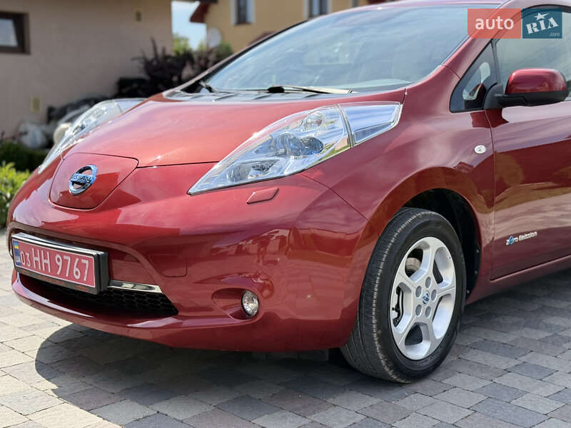 Хетчбек Nissan Leaf 2012 в Івано-Франківську