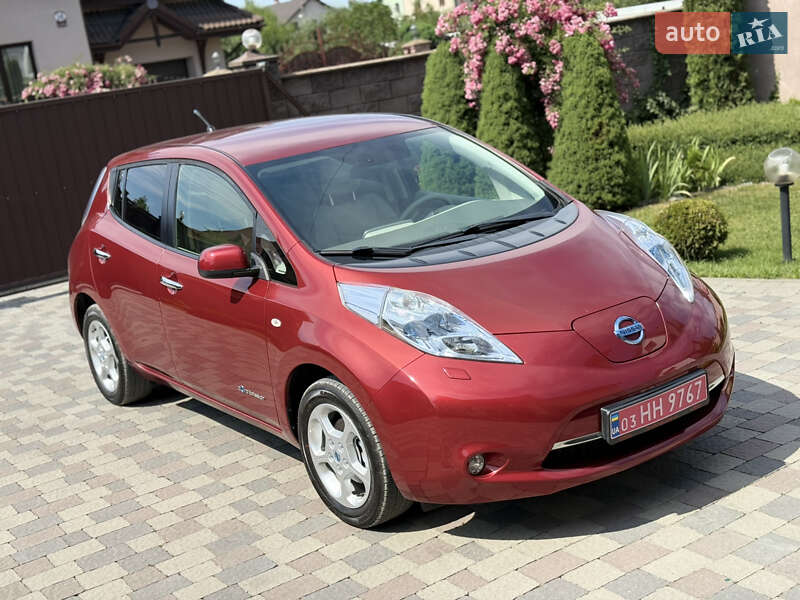 Хетчбек Nissan Leaf 2012 в Івано-Франківську