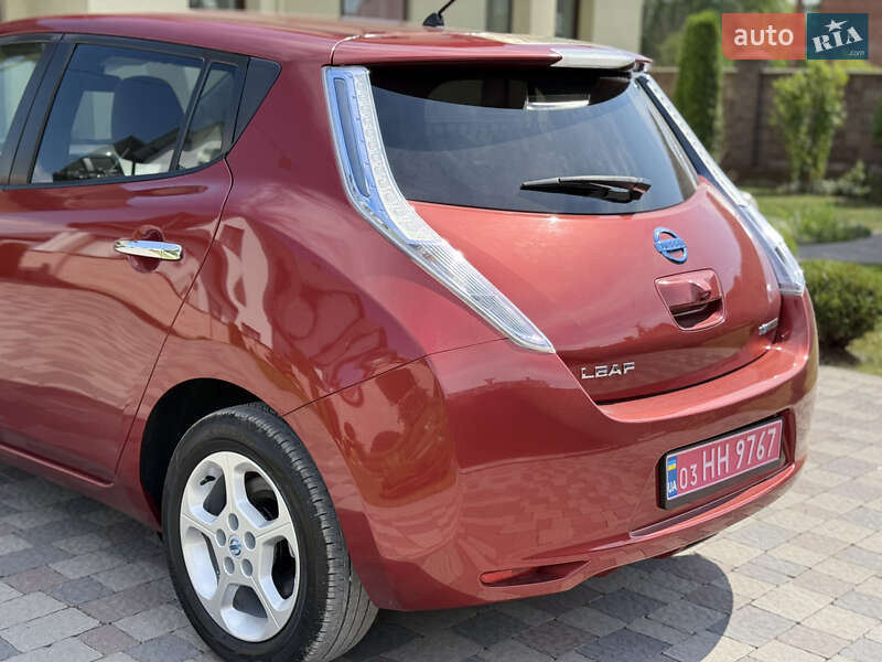 Хетчбек Nissan Leaf 2012 в Івано-Франківську