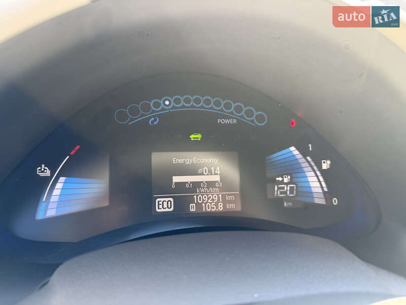 Хетчбек Nissan Leaf 2012 в Івано-Франківську