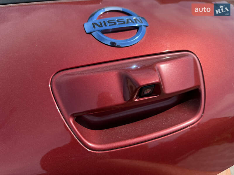 Хетчбек Nissan Leaf 2012 в Івано-Франківську