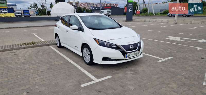 Хэтчбек Nissan Leaf 2018 в Киеве
