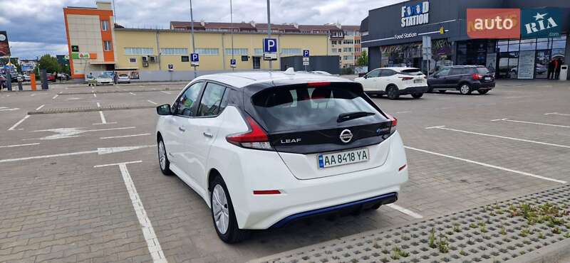 Хэтчбек Nissan Leaf 2018 в Киеве