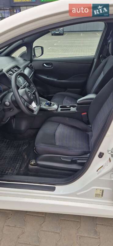 Хэтчбек Nissan Leaf 2018 в Киеве