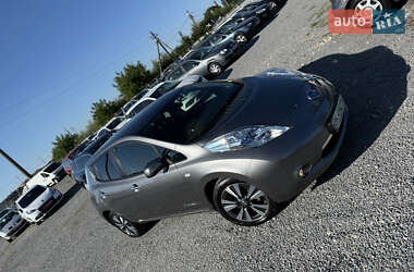 Хетчбек Nissan Leaf 2016 в 