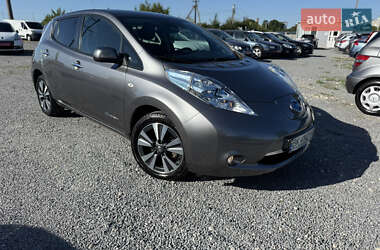 Хетчбек Nissan Leaf 2016 в 