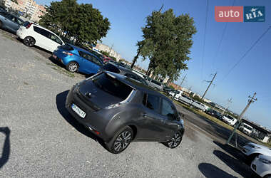 Хетчбек Nissan Leaf 2016 в 
