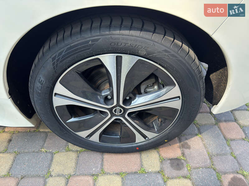 Хэтчбек Nissan Leaf 2020 в Ровно