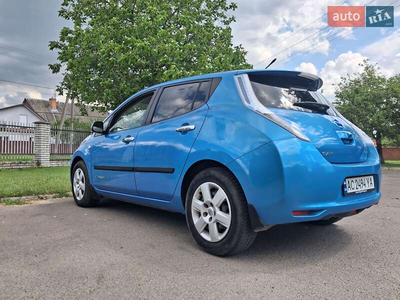 Хэтчбек Nissan Leaf 2012 в Владимире
