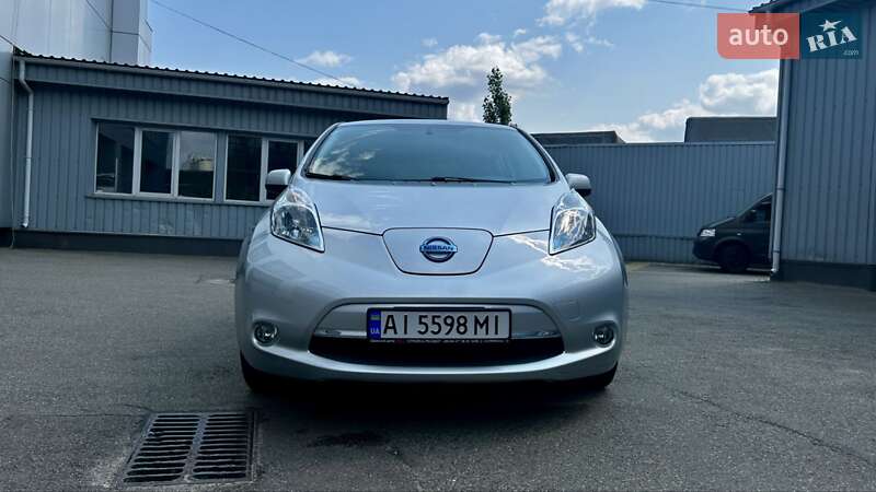 Хетчбек Nissan Leaf 2015 в Києві