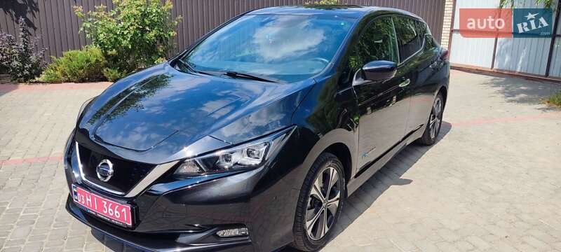 Хэтчбек Nissan Leaf 2020 в 