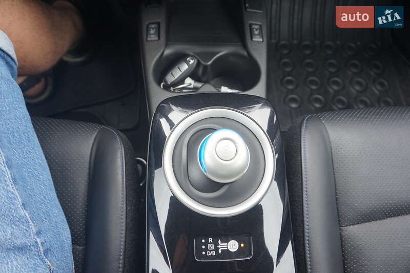 Хетчбек Nissan Leaf 2014 в Самборі