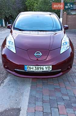 Хэтчбек Nissan Leaf 2016 в Килии