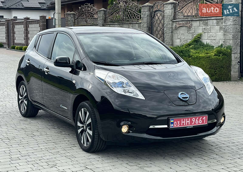 Хэтчбек Nissan Leaf 2015 в Ровно