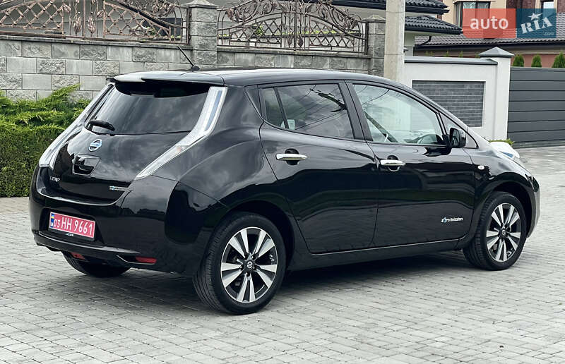 Хэтчбек Nissan Leaf 2015 в Ровно