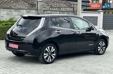 Хэтчбек Nissan Leaf 2015 в 