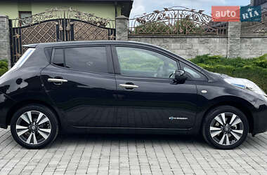Хэтчбек Nissan Leaf 2015 в 