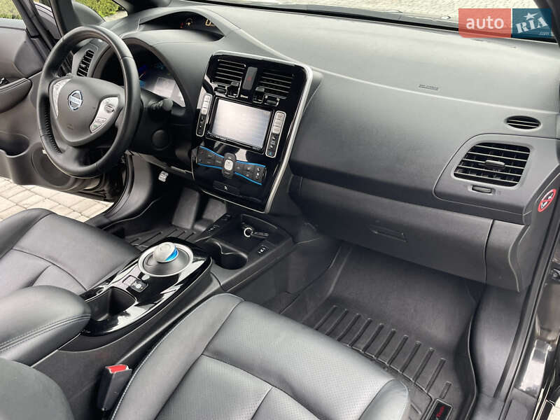 Хэтчбек Nissan Leaf 2015 в Ровно