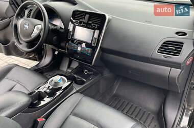 Хэтчбек Nissan Leaf 2015 в 