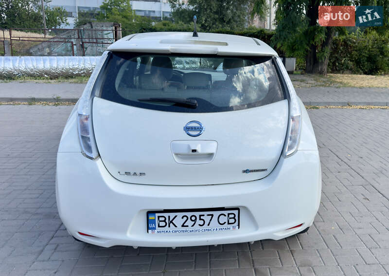 Хэтчбек Nissan Leaf 2013 в Черкассах