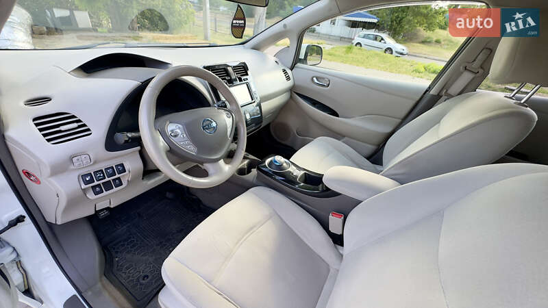 Хэтчбек Nissan Leaf 2013 в Черкассах
