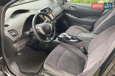 Хэтчбек Nissan Leaf 2013 в 