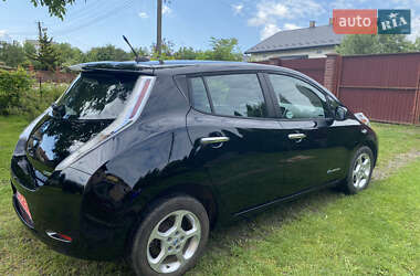 Хэтчбек Nissan Leaf 2013 в 